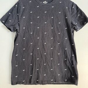 Hollister Men's Charcoal Tee with White Accents Y2K